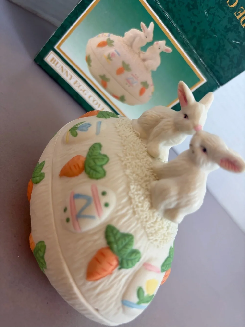 Vtg World Bazaars Jade Collection Bunnies On Egg